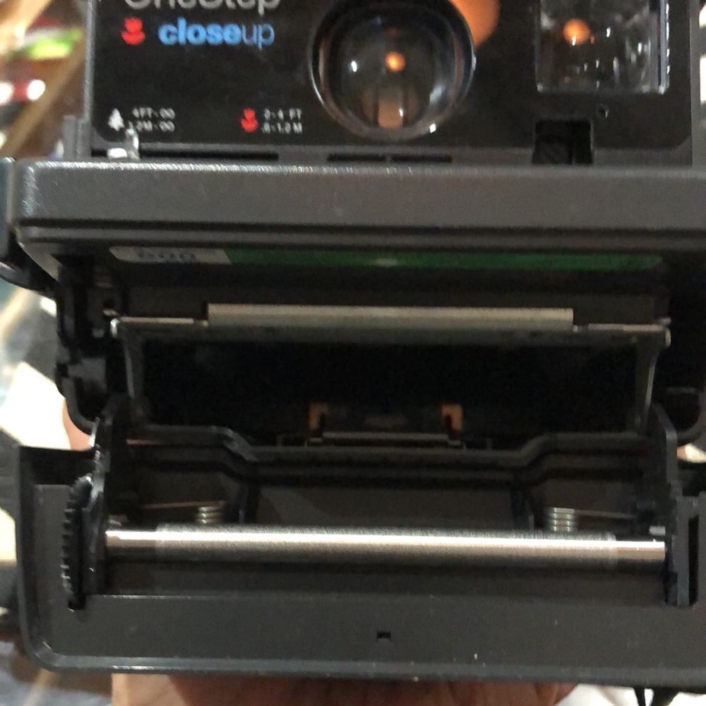 Polaroid OneStep closeup - Picture 10 of 10